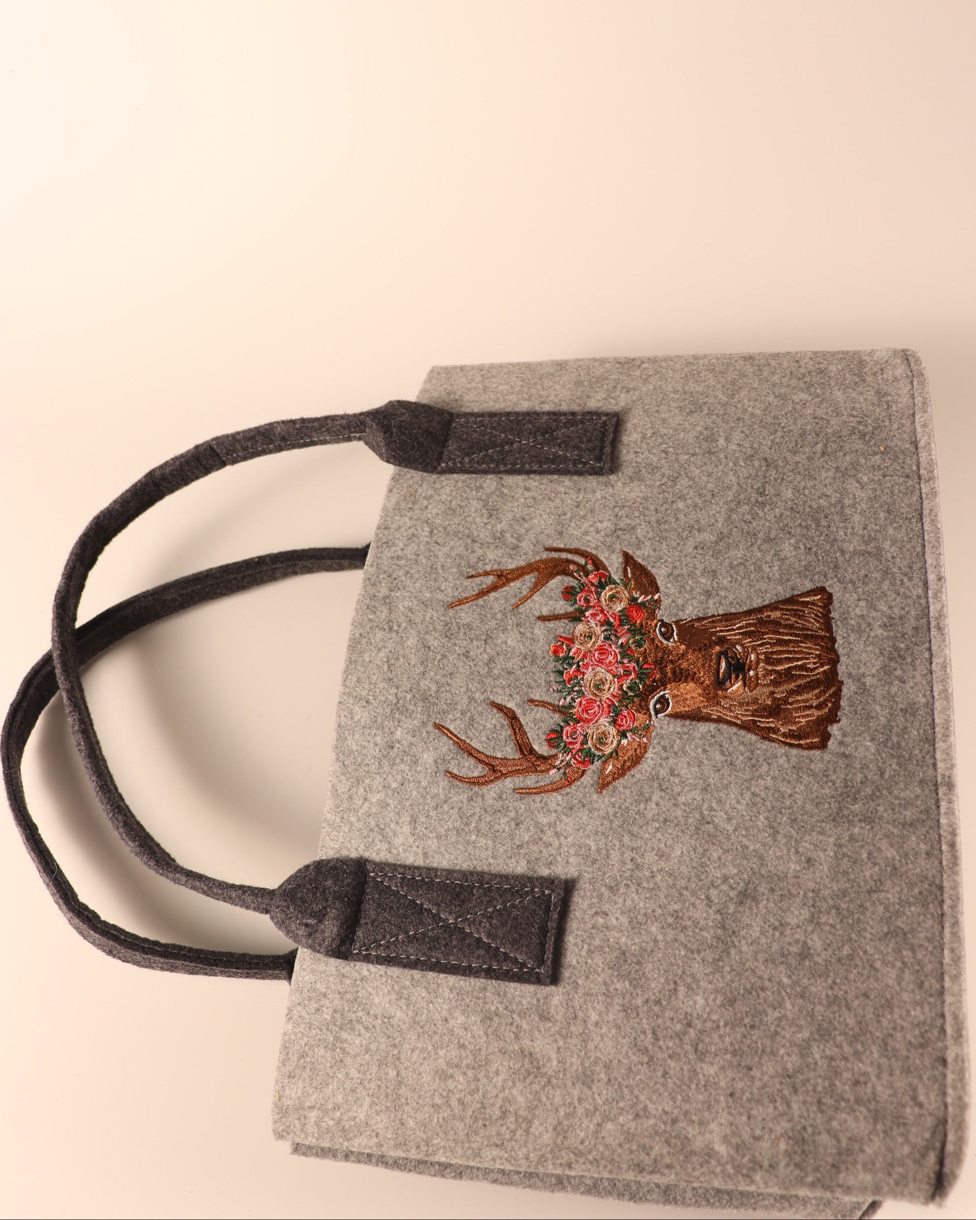 Filztasche Hirsch mit Blumen